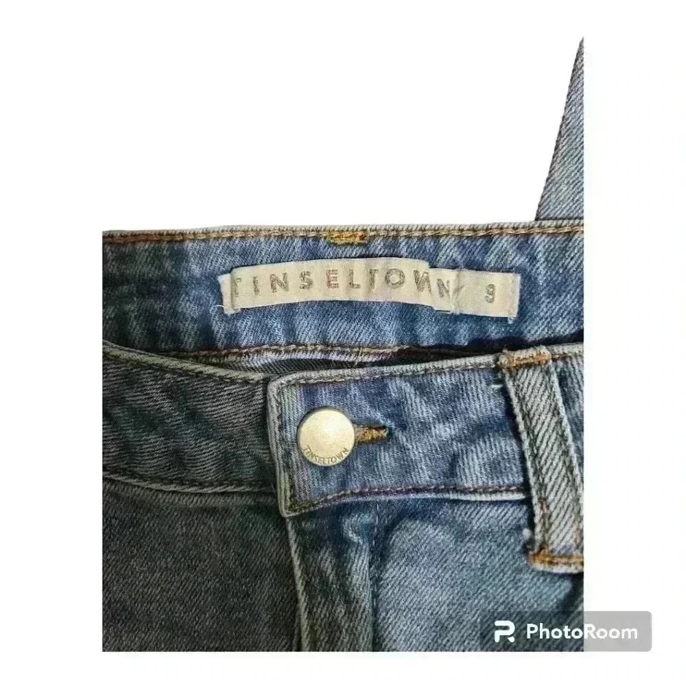 Juniors distressed tinseltown jeans! - Picture 2 of 3